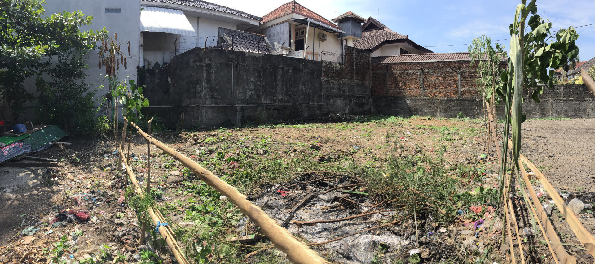 Lahan terbengkalai tempat pembuangan sampah yang telah dibersihkan